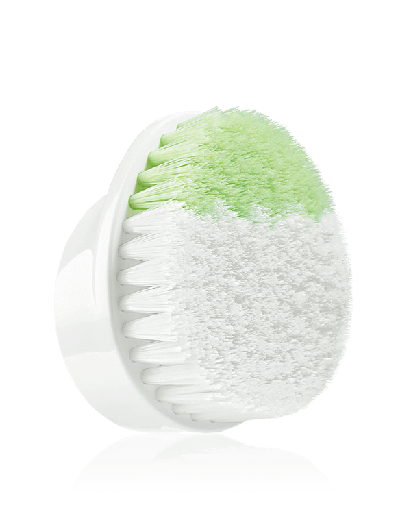 Clinique Sonic Purifying Cleansing Brush Head, Die von Dermatologen entwickelte Ersatzbürste mit antimikrobieller Technologie verfügt über zwei Arten von Borsten für eine gezielte Reinigung. Für bestmögliche Resultate den Bürstenkopf alle drei Monate austauschen.